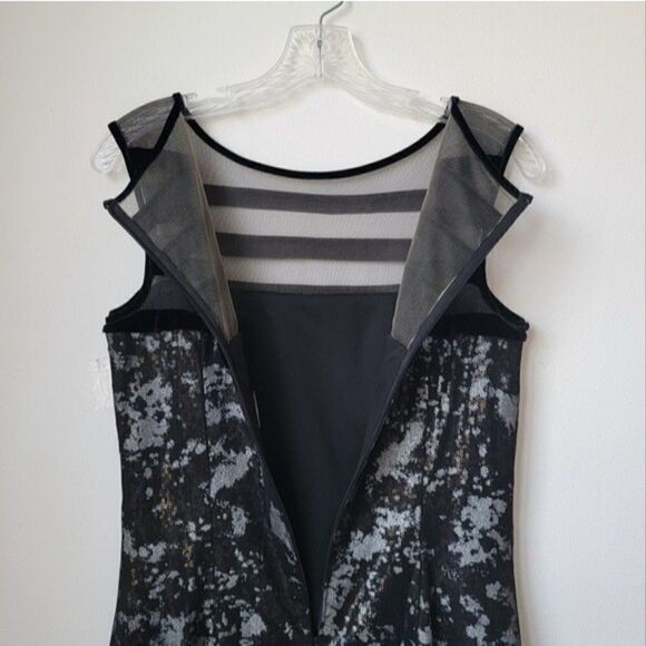 Tadashi SHOJI Velvet Trim Black Shift Dress Size 4 - Picture 10 of 14